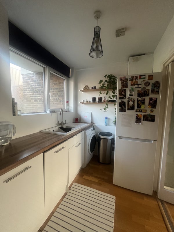 Flat Crondall Street in Greater London