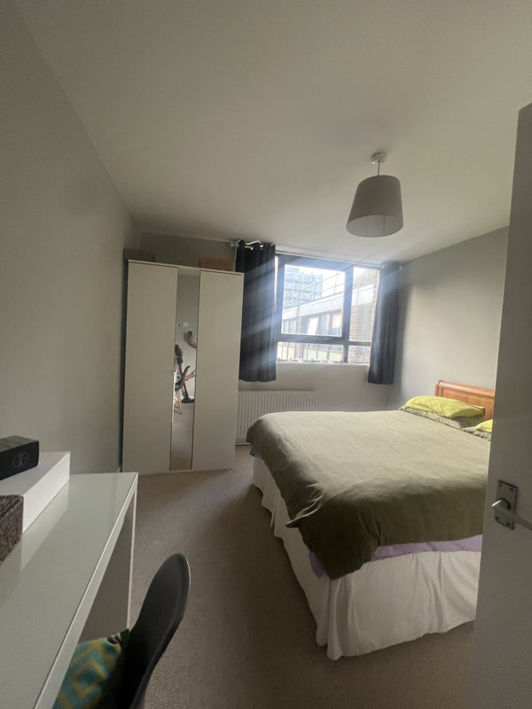 Flat Crondall Street in Greater London