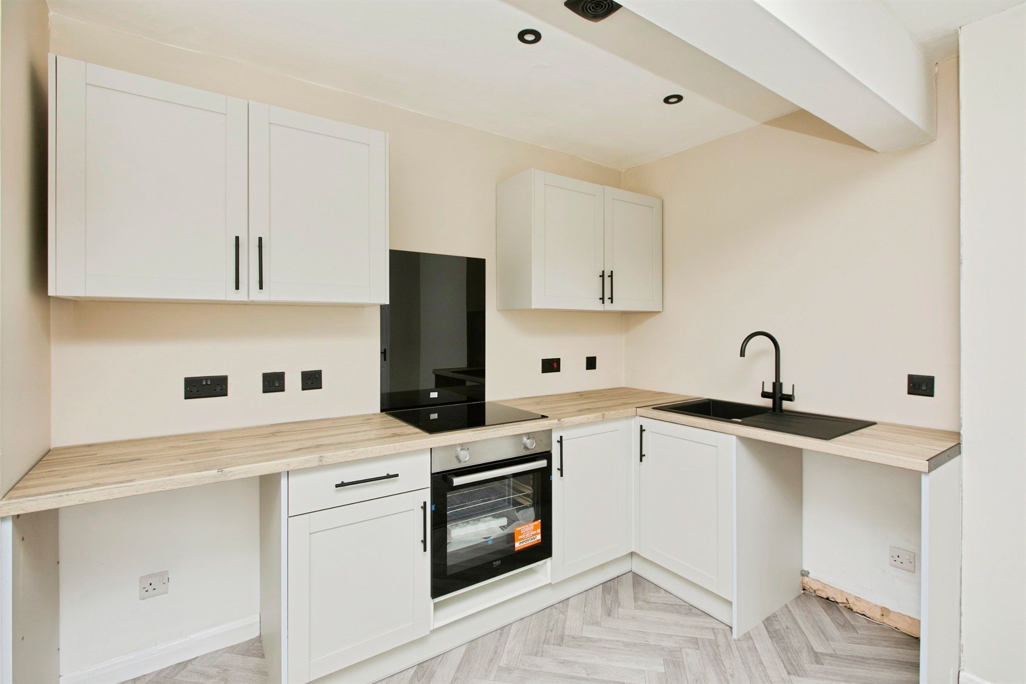 Flat Swinburne Street in Derby