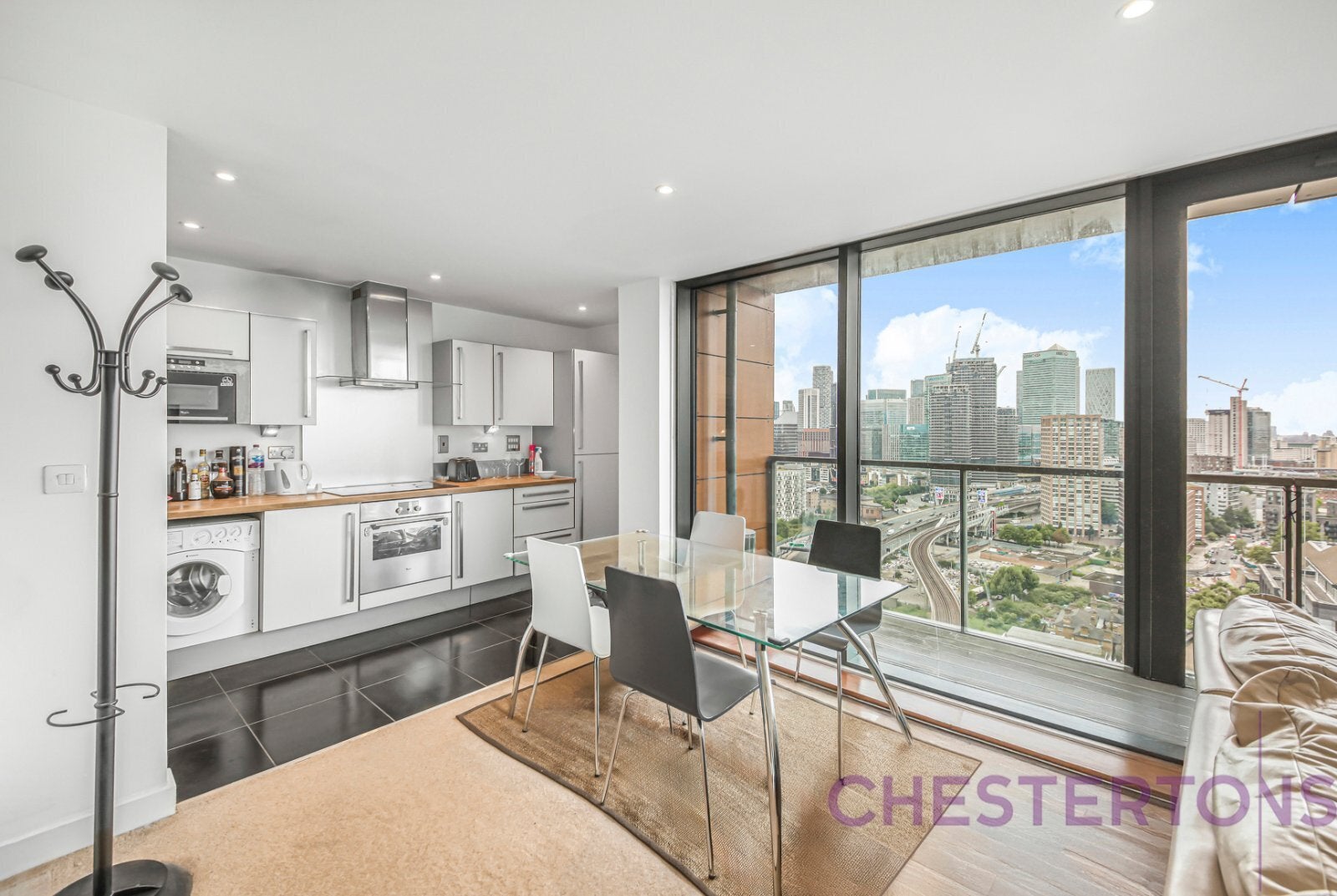Flat Blackwall Way in Greater London