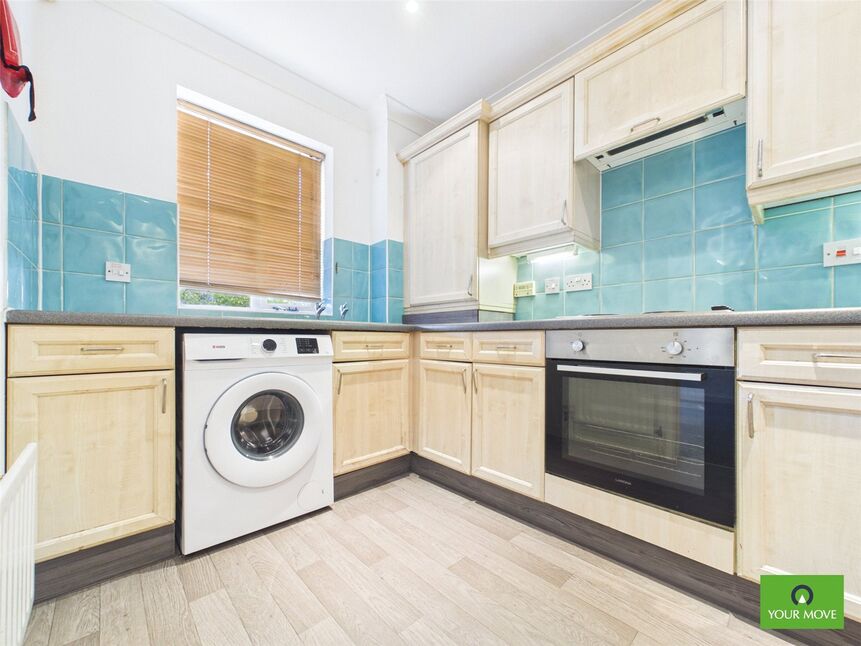 Flat Victoria Road in Greater London