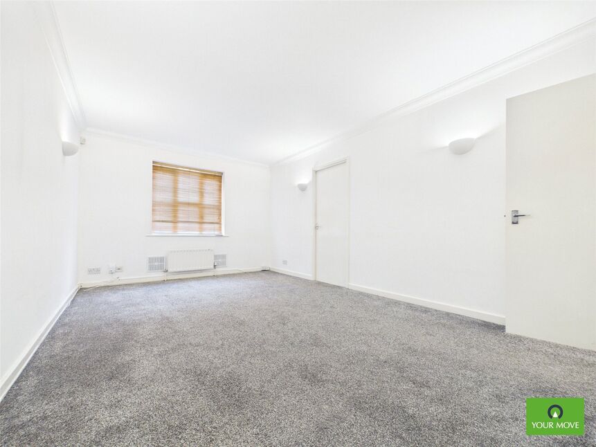 Flat Victoria Road in Greater London