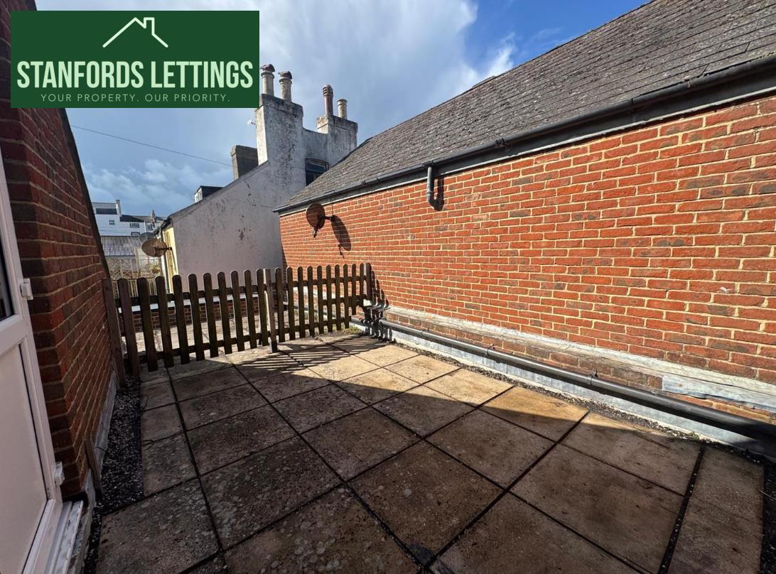 Flat Montague Street in Worthing