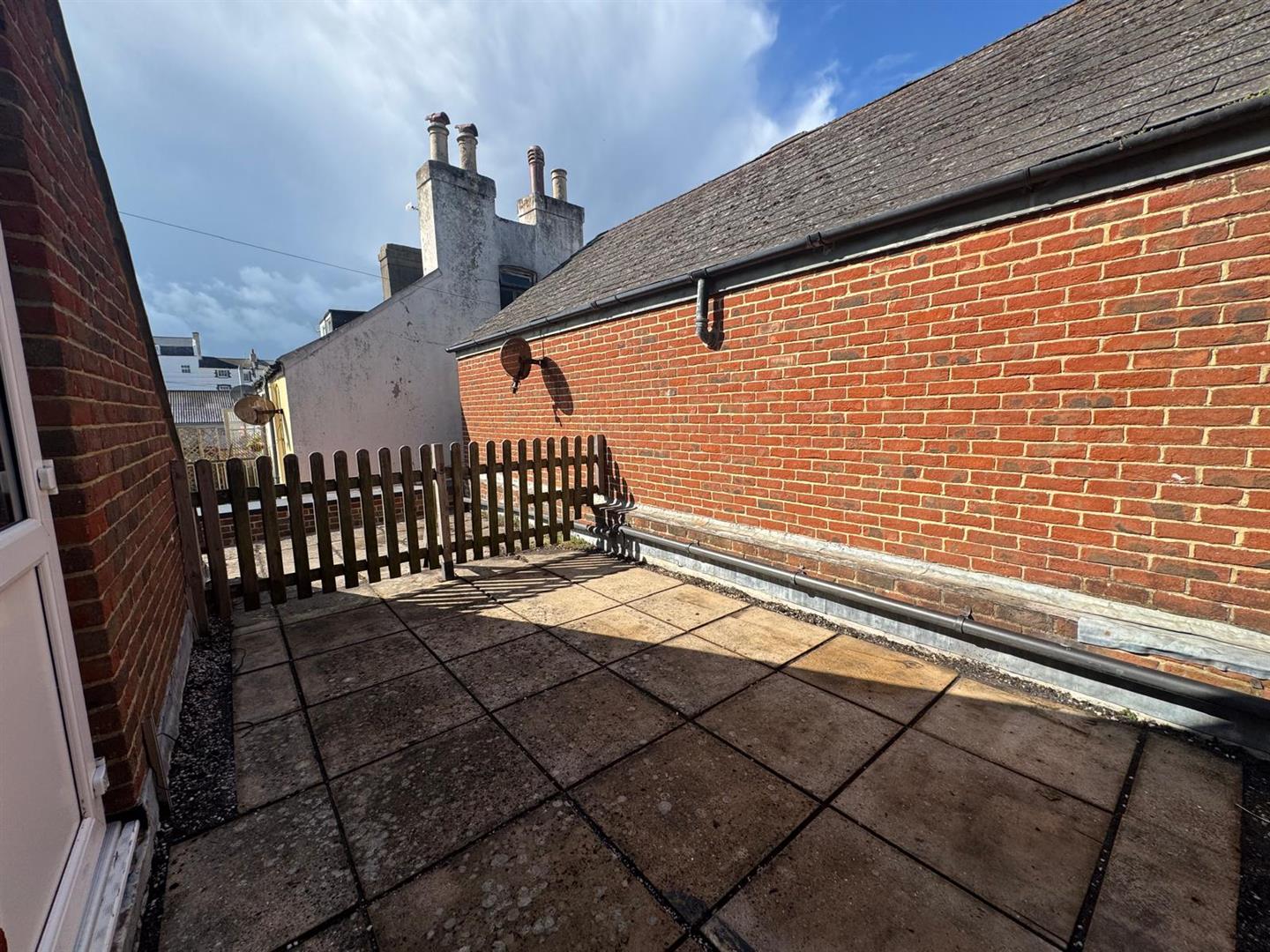 Flat Montague Street in Worthing