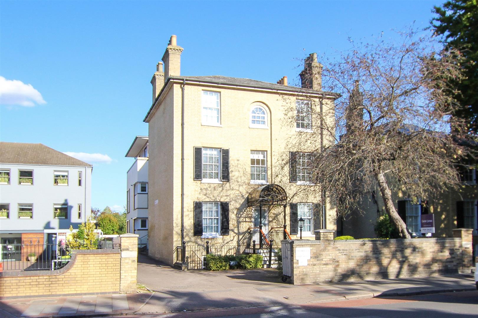 Flat Hills Road in Cambridge