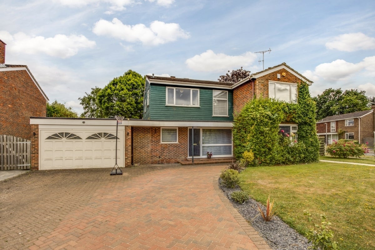 House Hoe Meadow in Beaconsfield