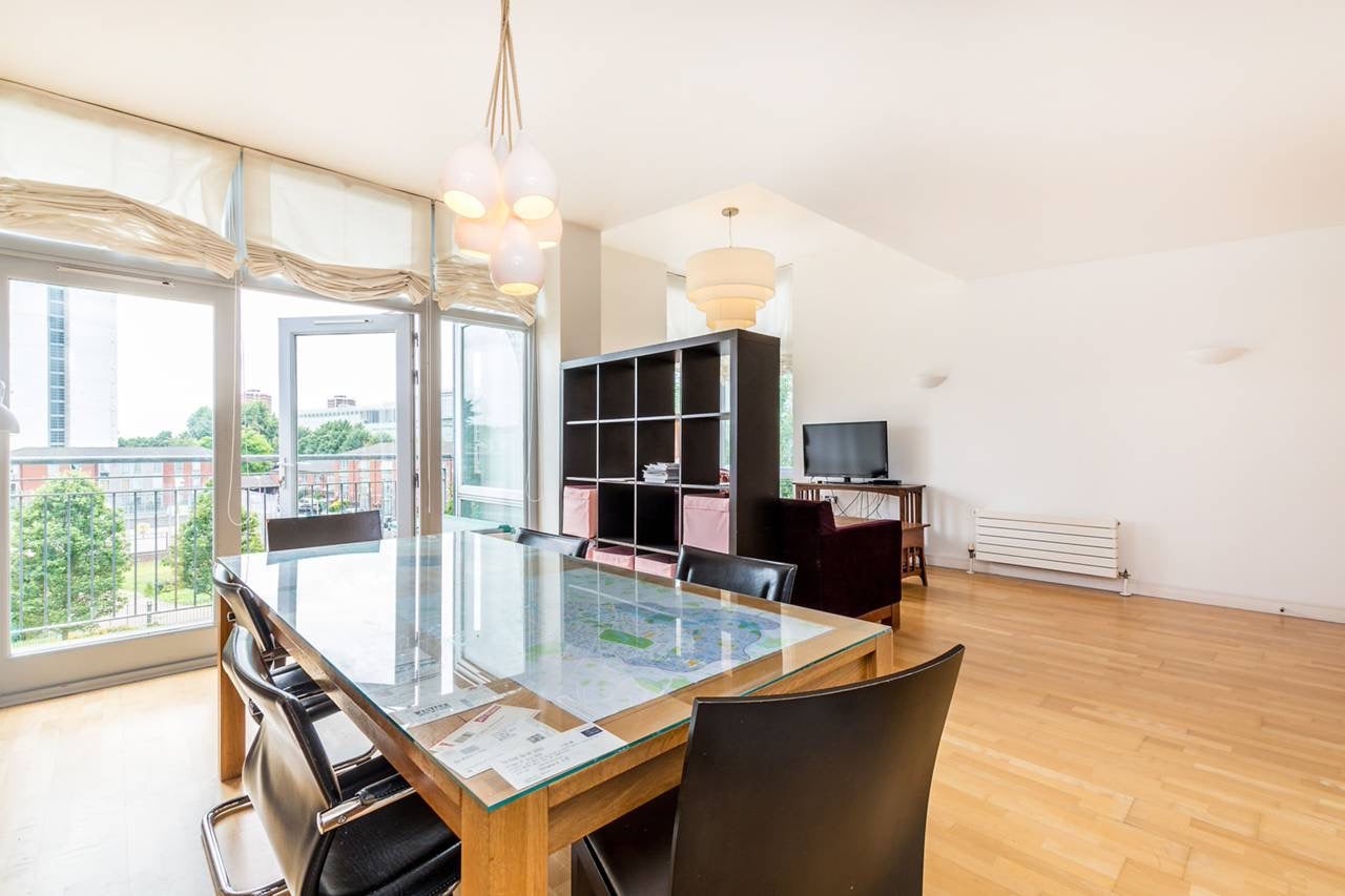 Flat Hunt Close in Greater London