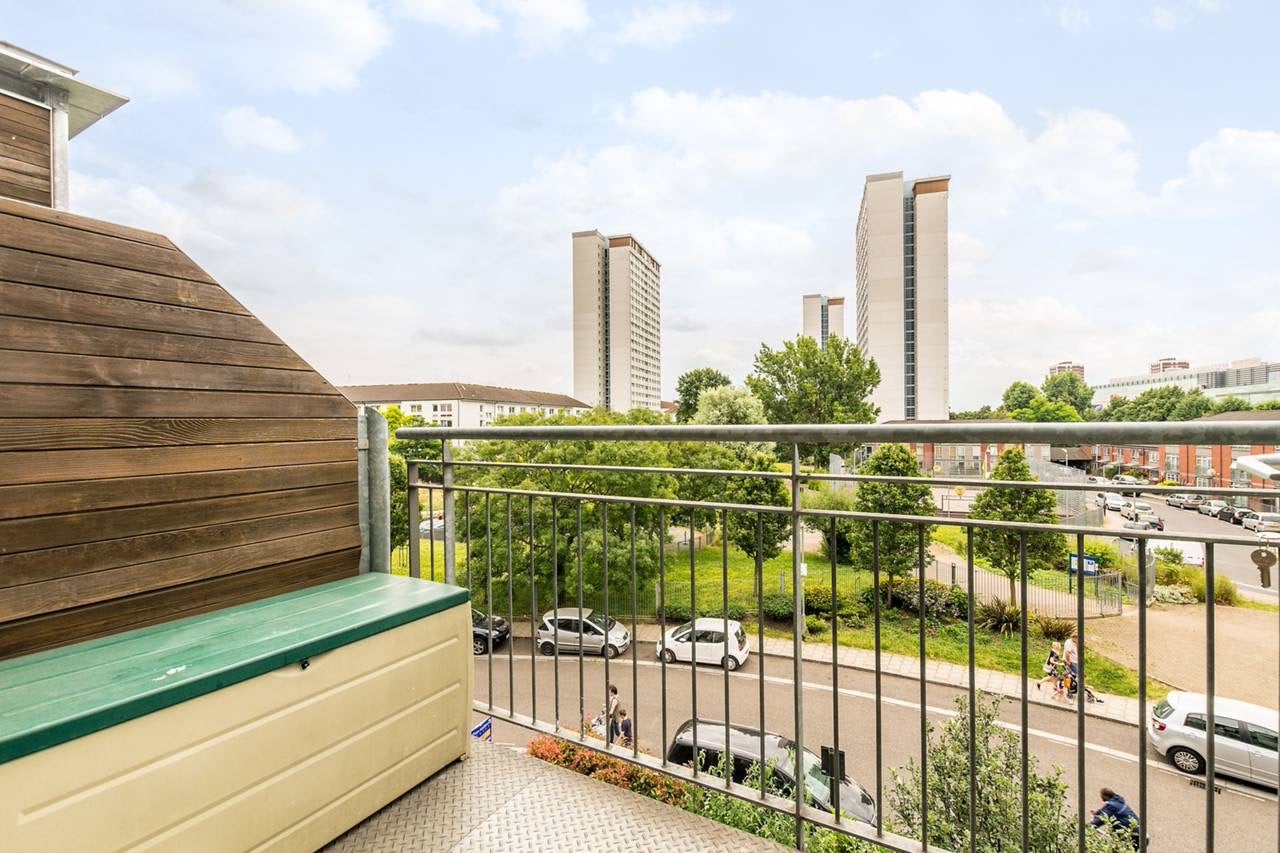 Flat Hunt Close in Greater London