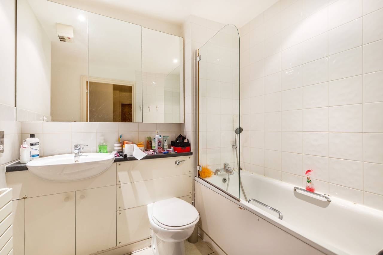 Flat Hunt Close in Greater London