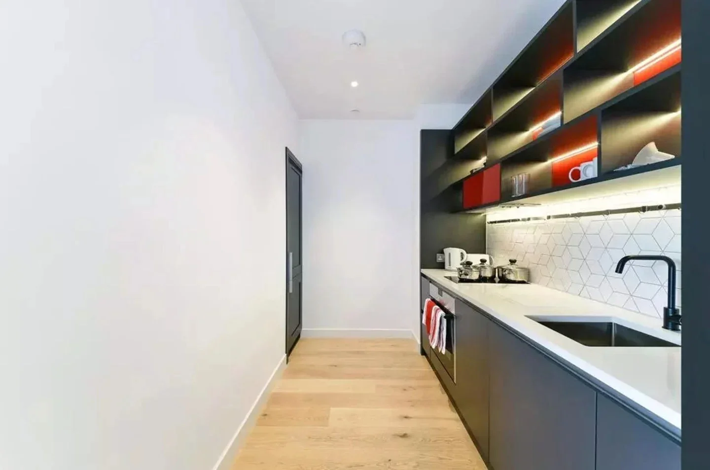Flat Lyell Street in Greater London