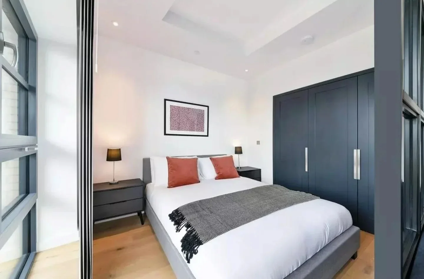 Flat Lyell Street in Greater London