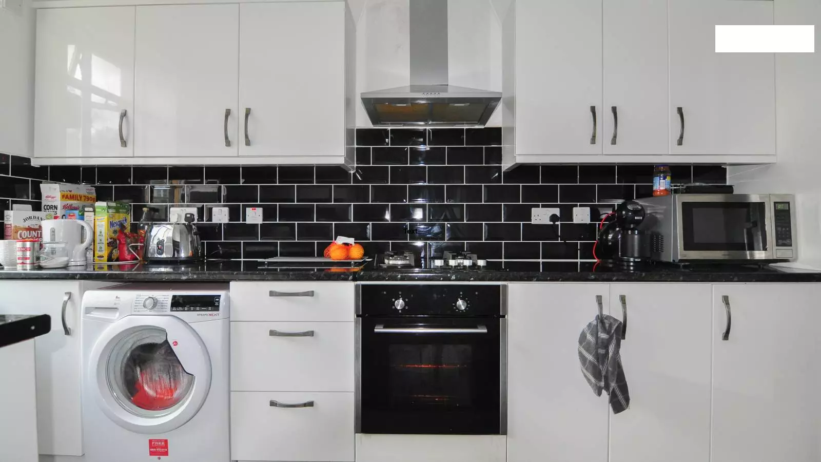 Flat Senrab Street in Greater London