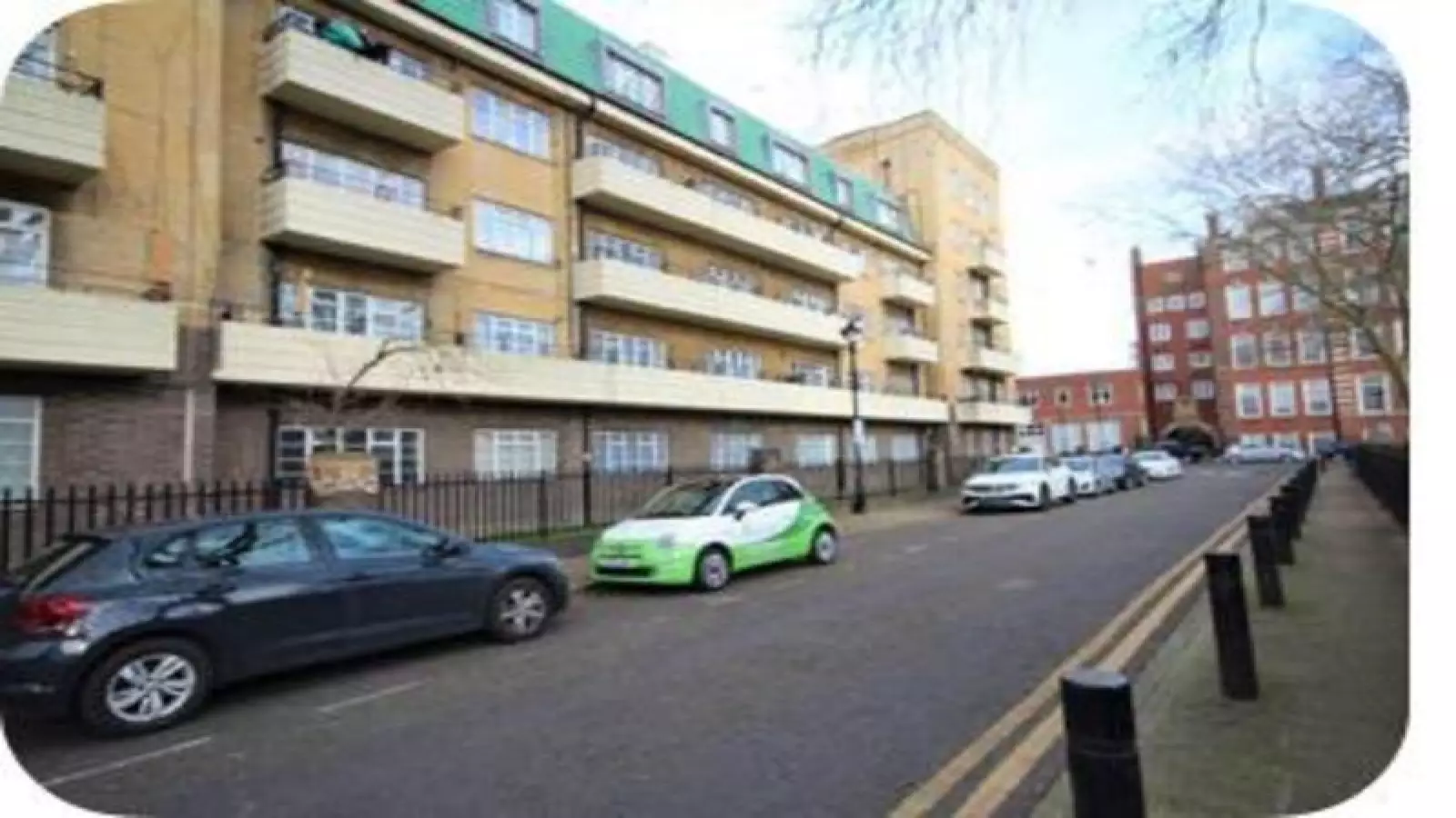 Flat Senrab Street in Greater London