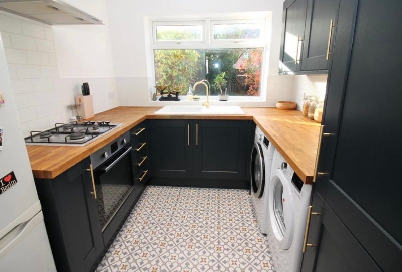 Room Firwood Avenue in Trafford