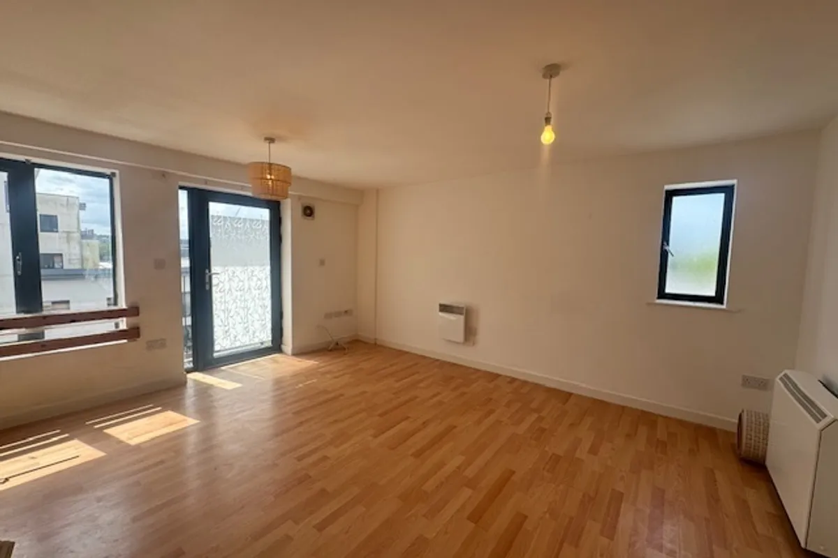 Flat Lawford Mews in Bristol