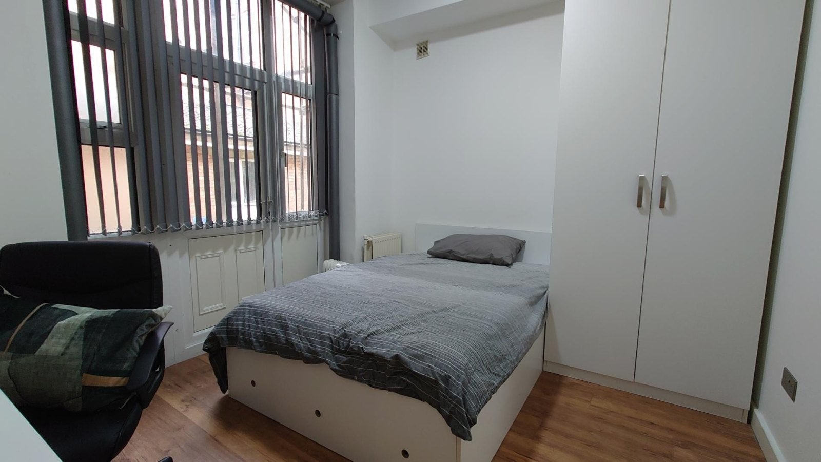 Room Dover Street in Leicester
