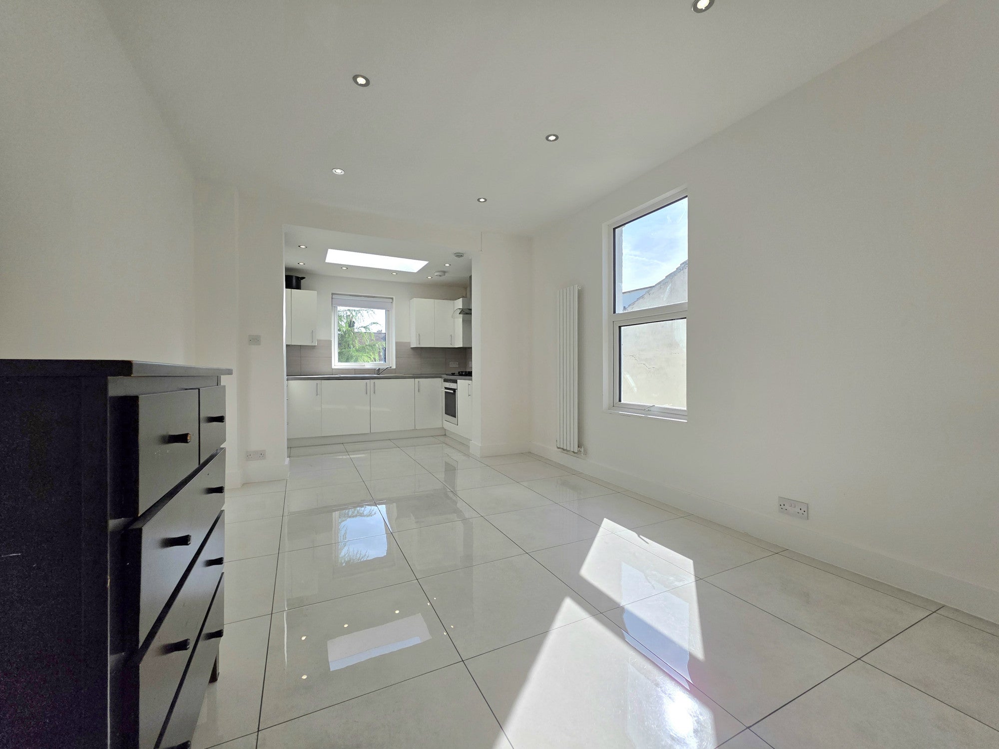Flat Vaughan Road in Greater London