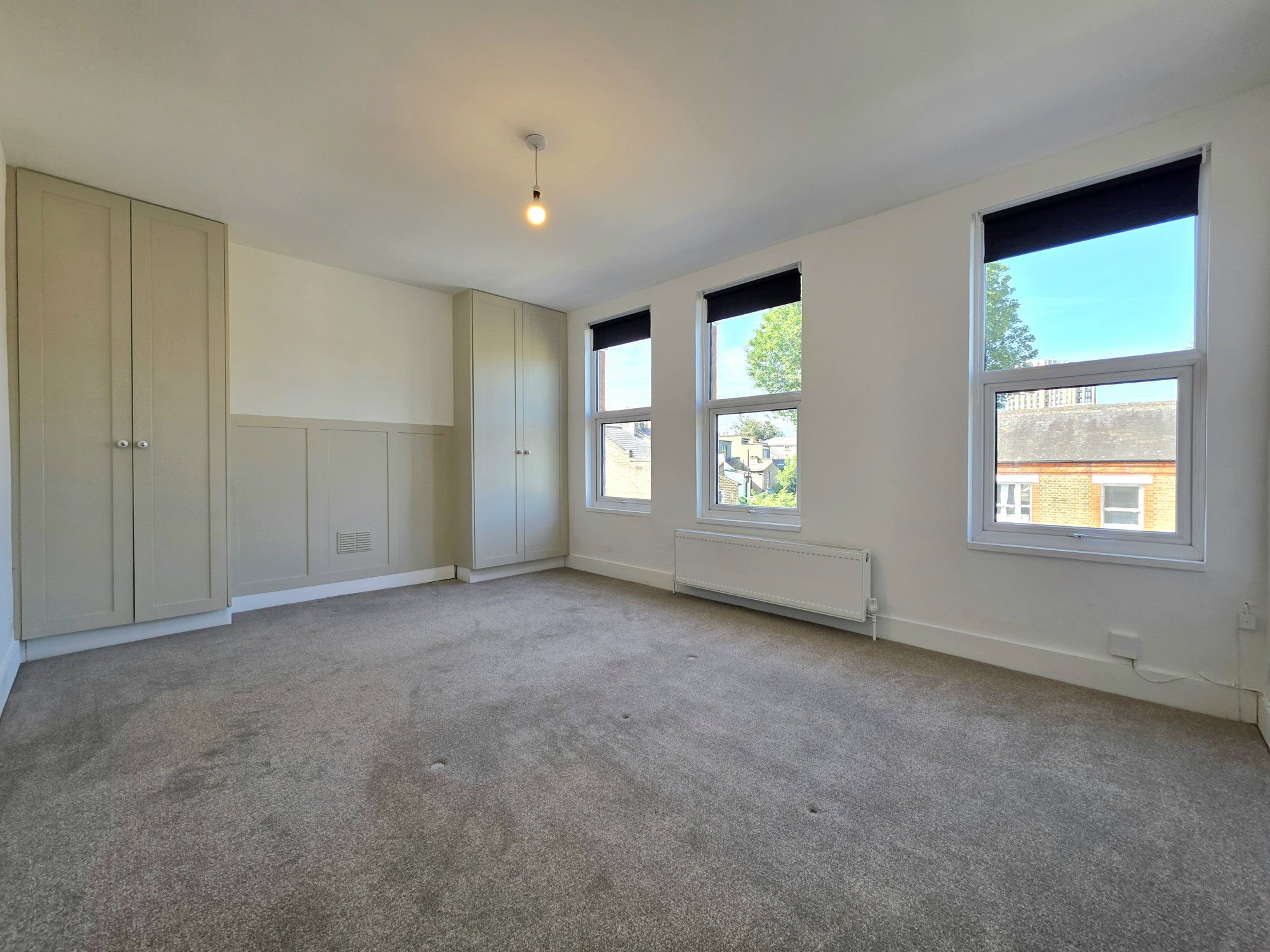 Flat Vaughan Road in Greater London
