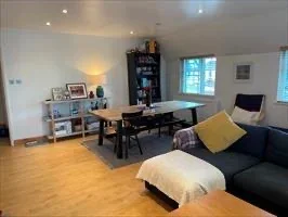 Flat Home Farm in Warwick