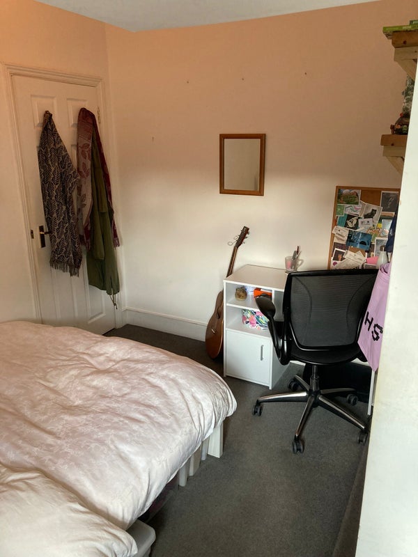 Room Jenner Road in Greater London