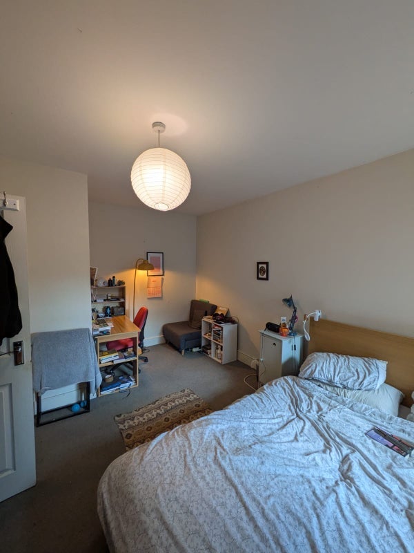Room Jenner Road in Greater London