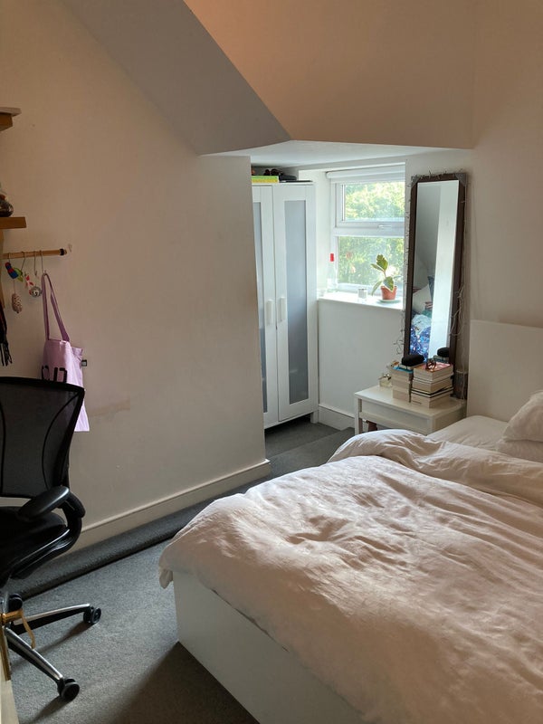 Room Jenner Road in Greater London