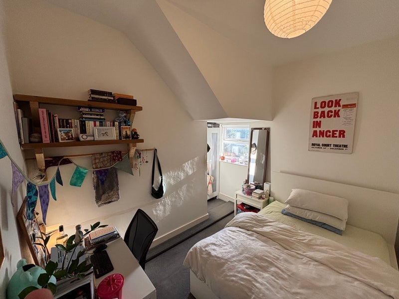Room Jenner Road in Greater London