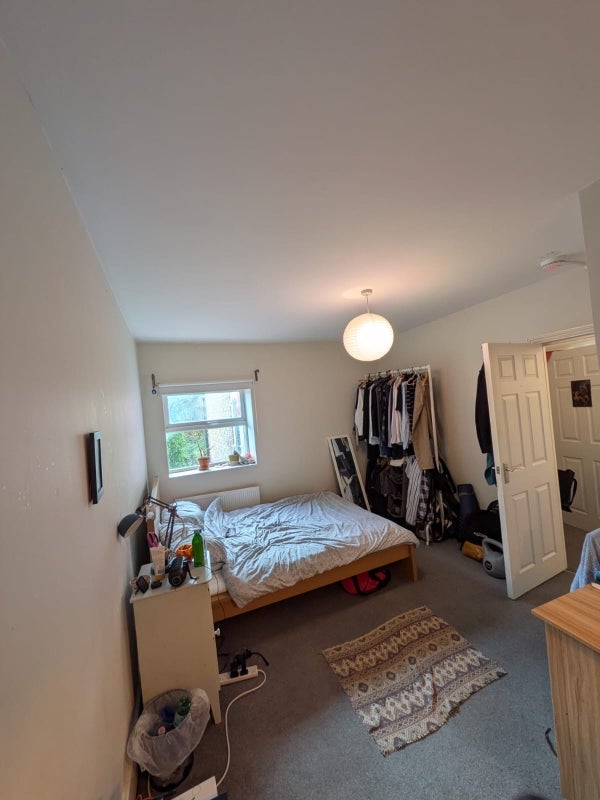 Room Jenner Road in Greater London