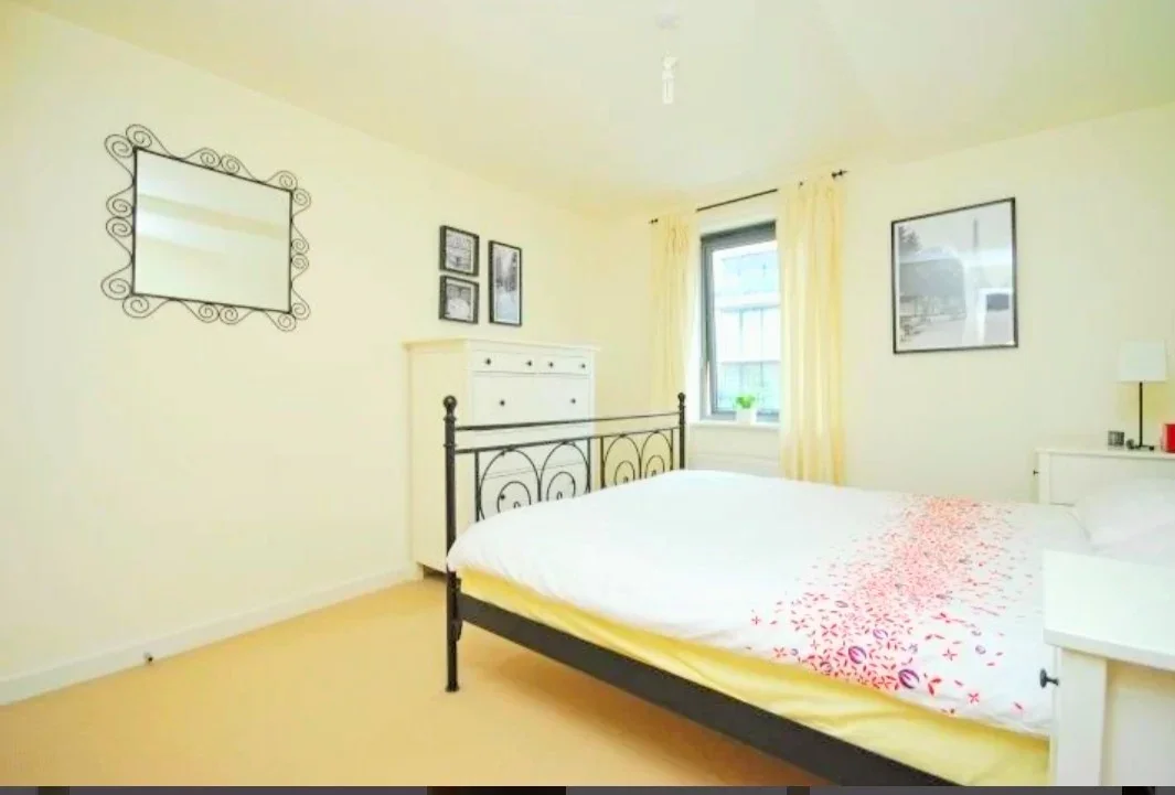 Flat Stainsby Road in Greater London