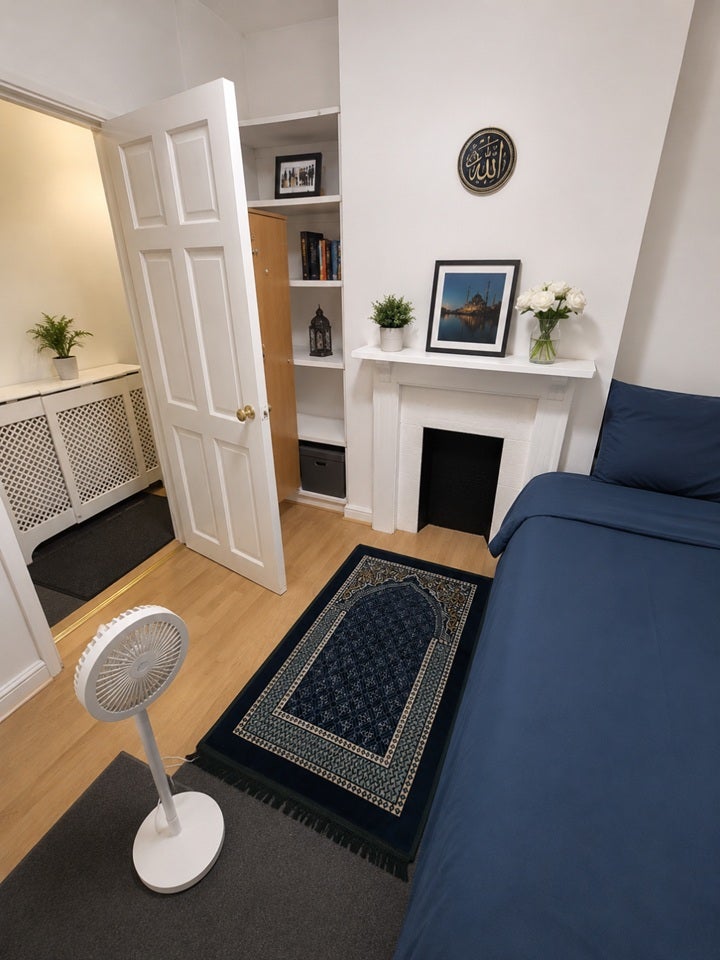 Flat Lancing Road in Greater London