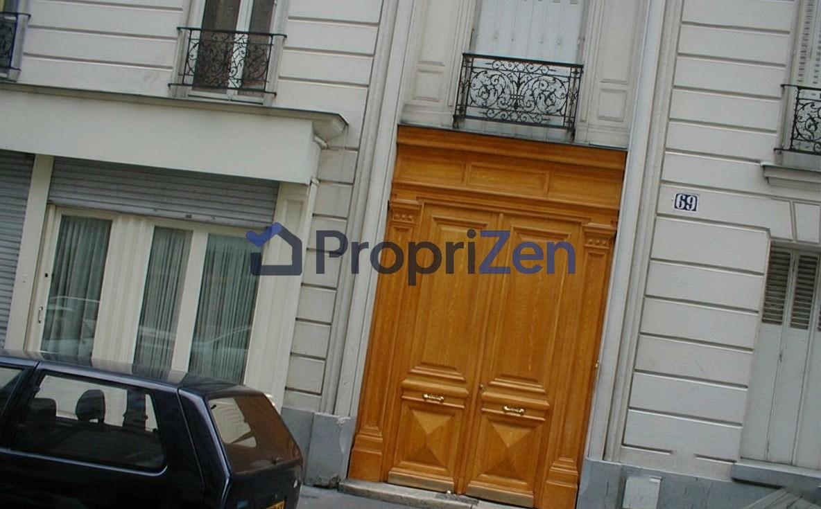 Room Rue de la Gaîté in Paris