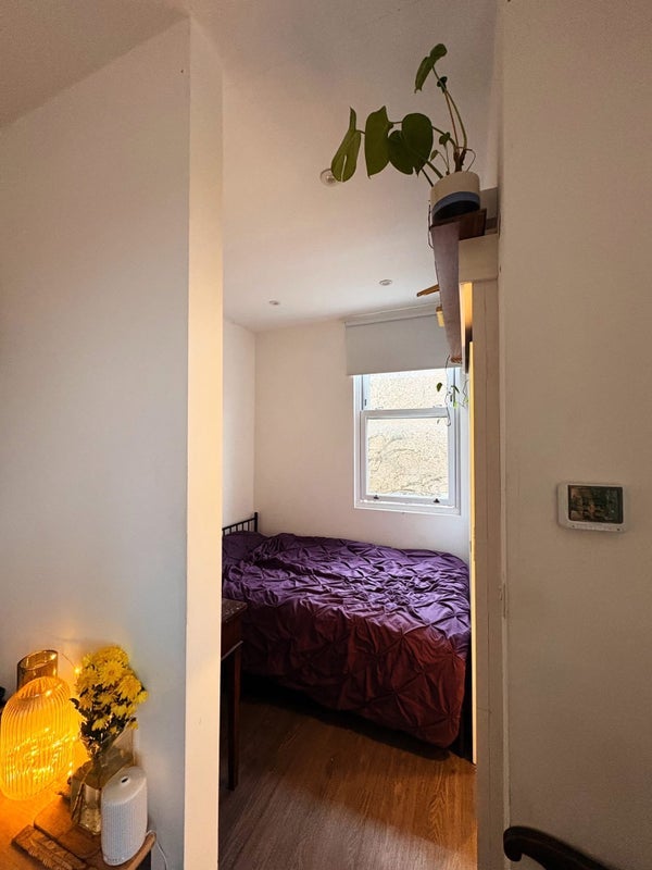 Flat Mount Pleasant Road in Greater London
