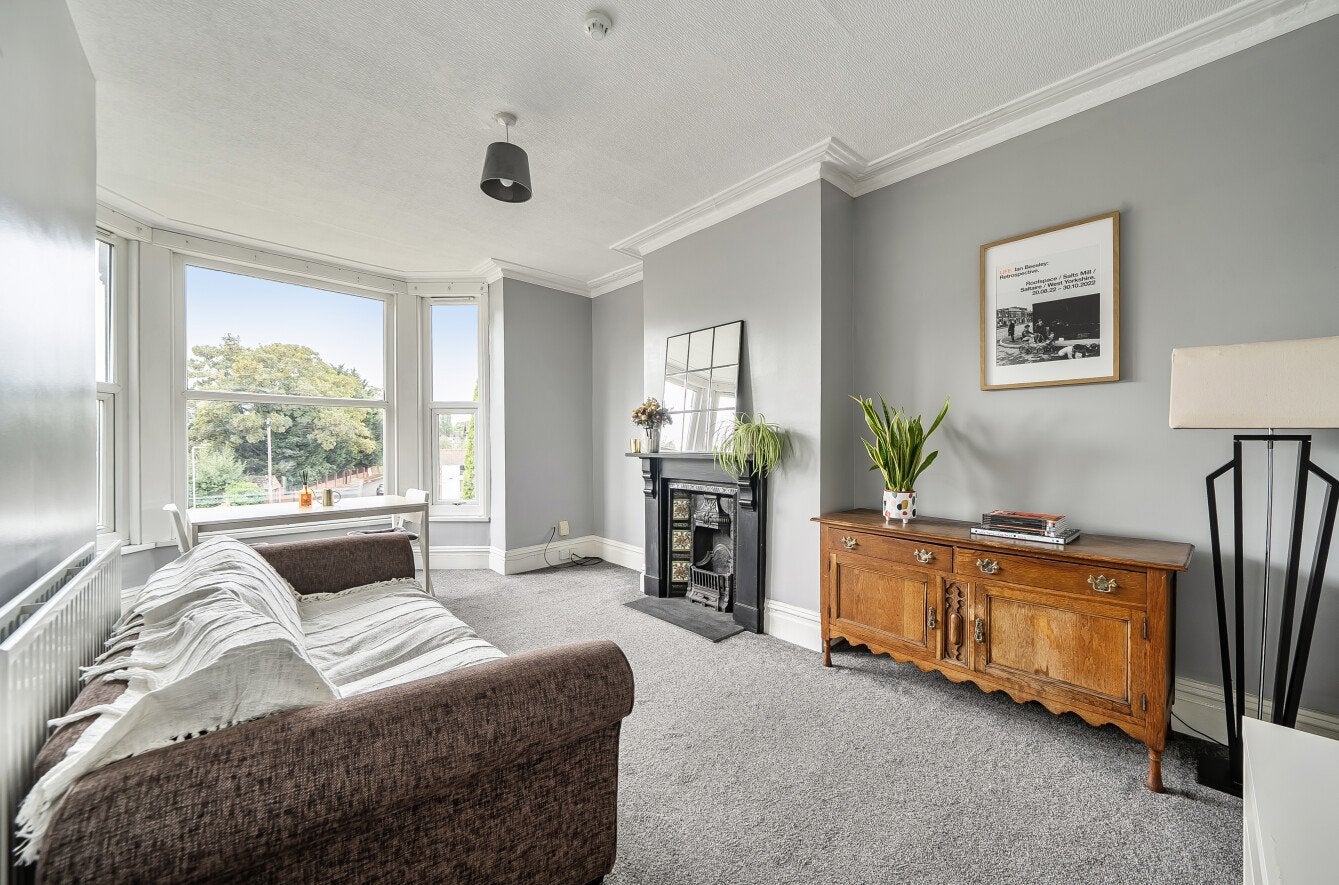 Flat Roundhay Mount in Leeds