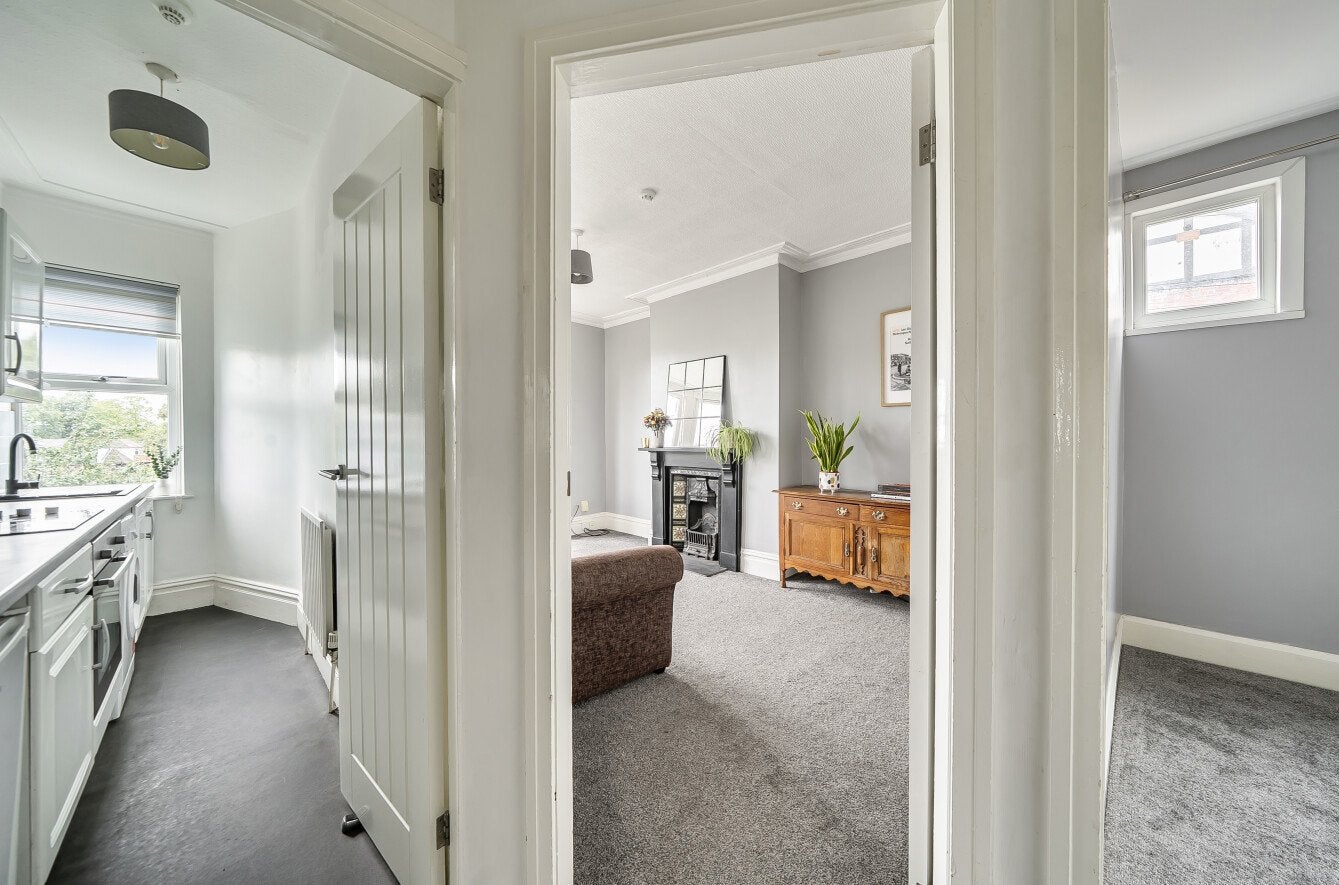 Flat Roundhay Mount in Leeds