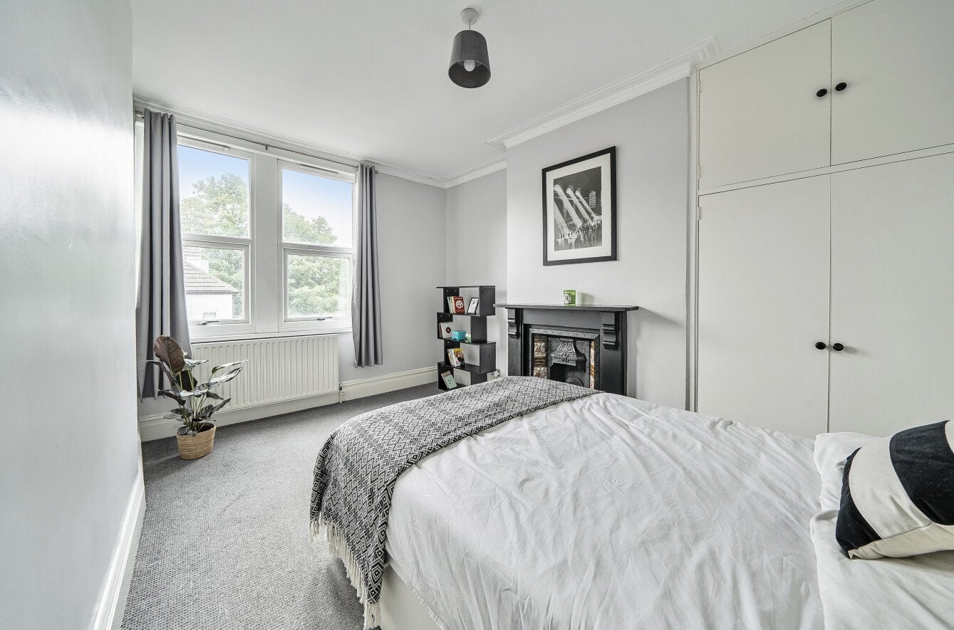 Flat Roundhay Mount in Leeds