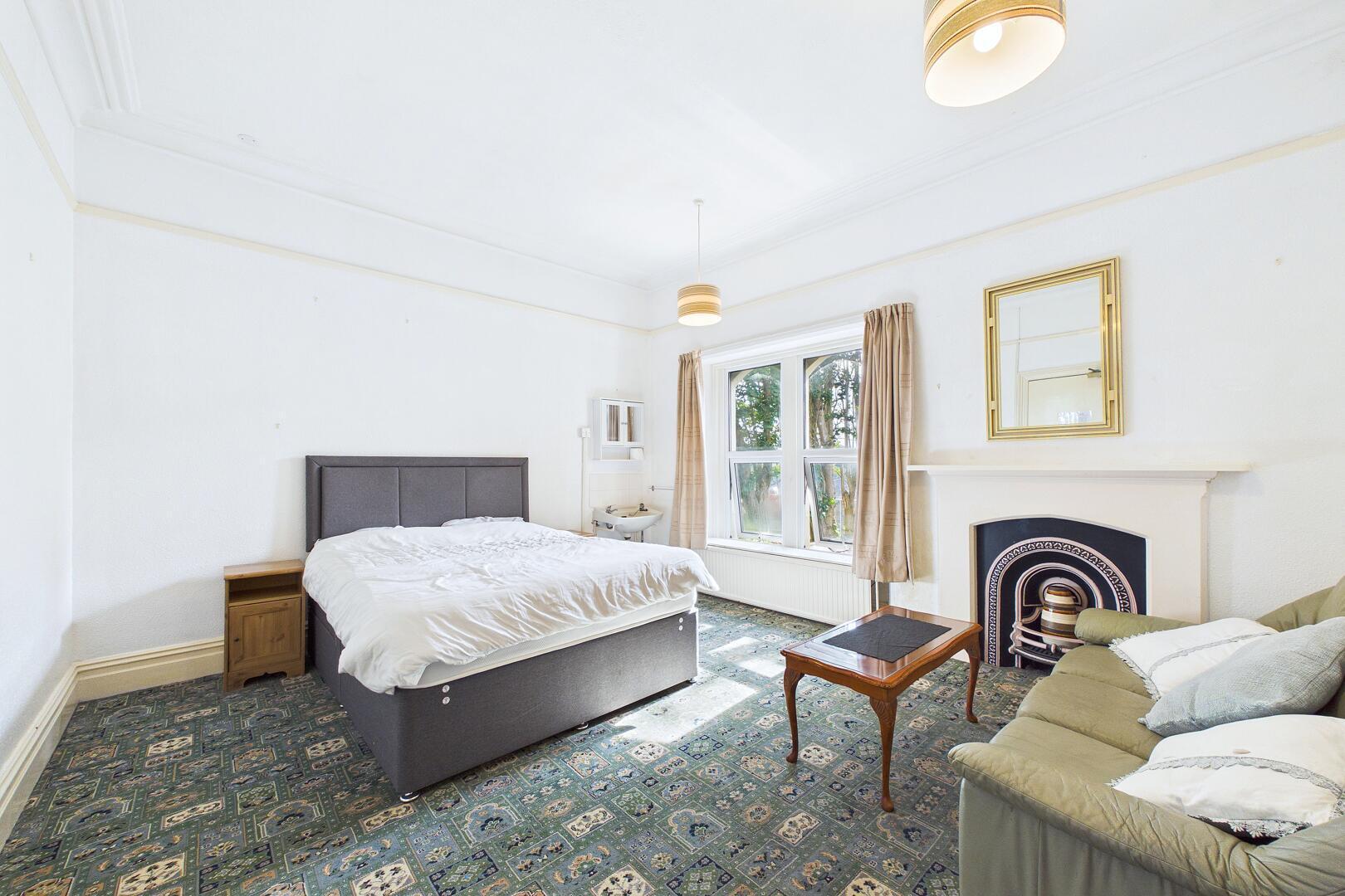 Room Central Way in Clevedon