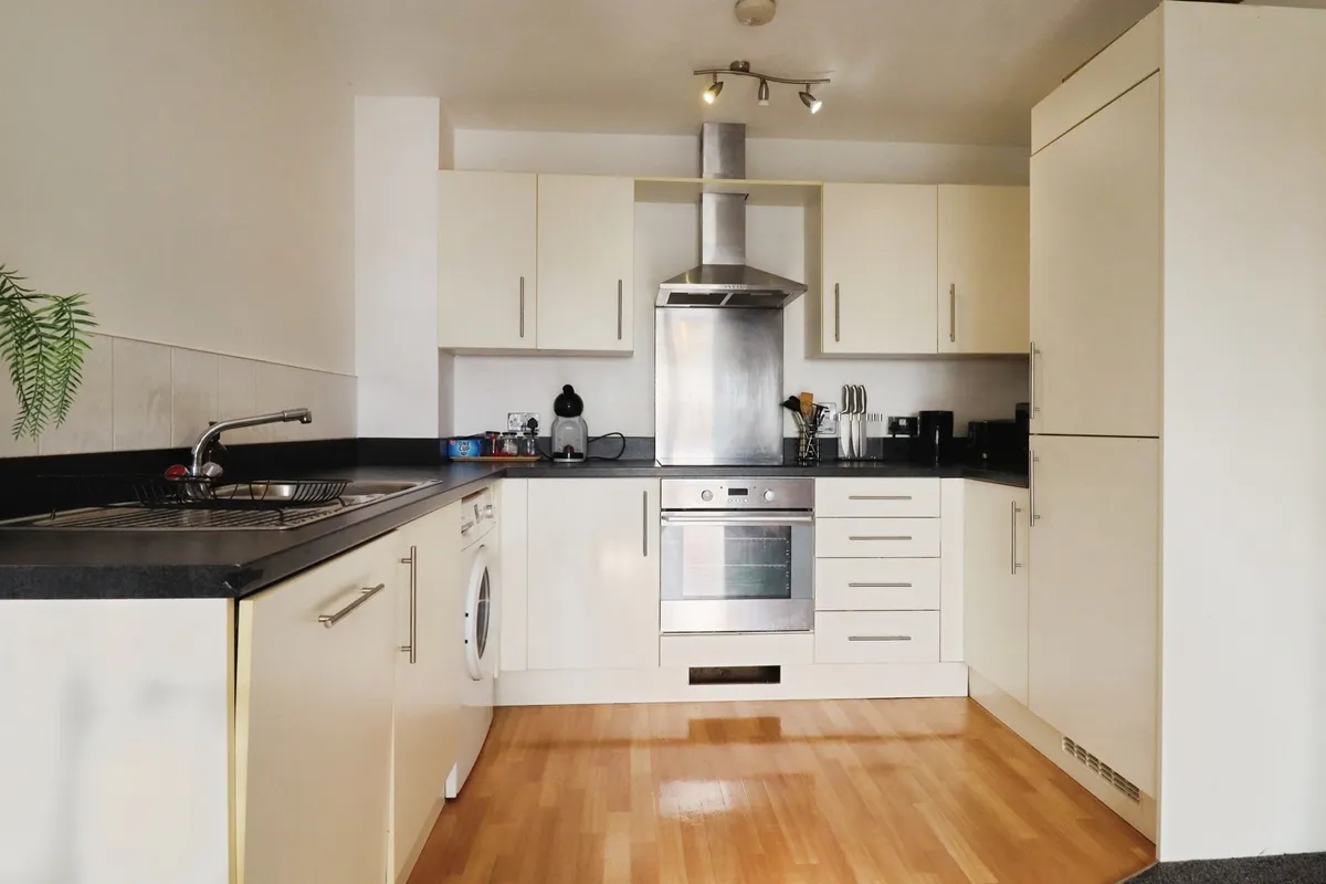 Flat Overstone Court in Cardiff