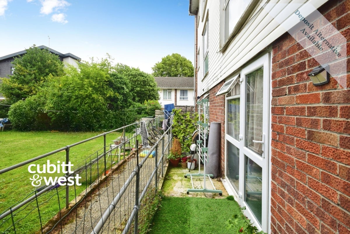 Flat Acre Lane in Greater London