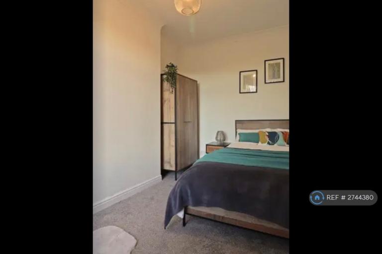 Room Newman Road in Sheffield
