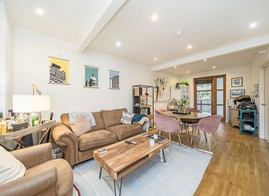 Flat Banister Road in Greater London