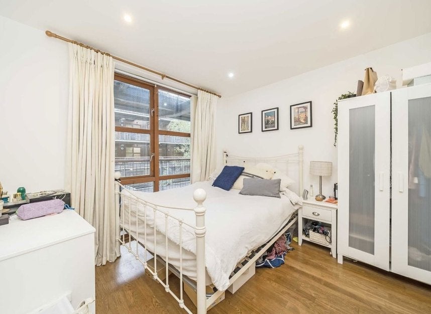 Flat Banister Road in Greater London