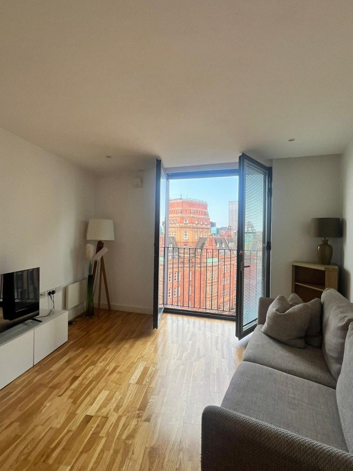 Flat Piccadilly Place in Manchester