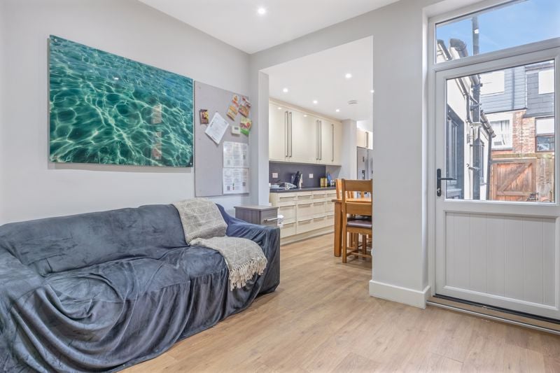 Flat Ashburnham Avenue in Nottingham