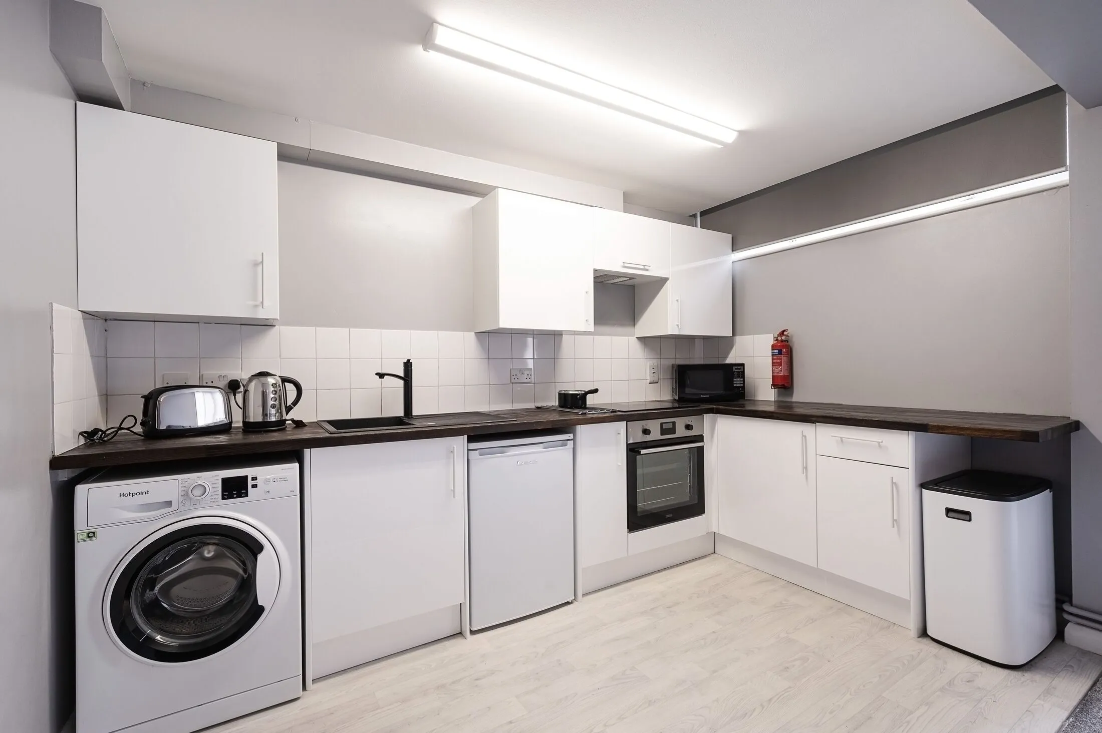 Flat Cavell Street in Greater London