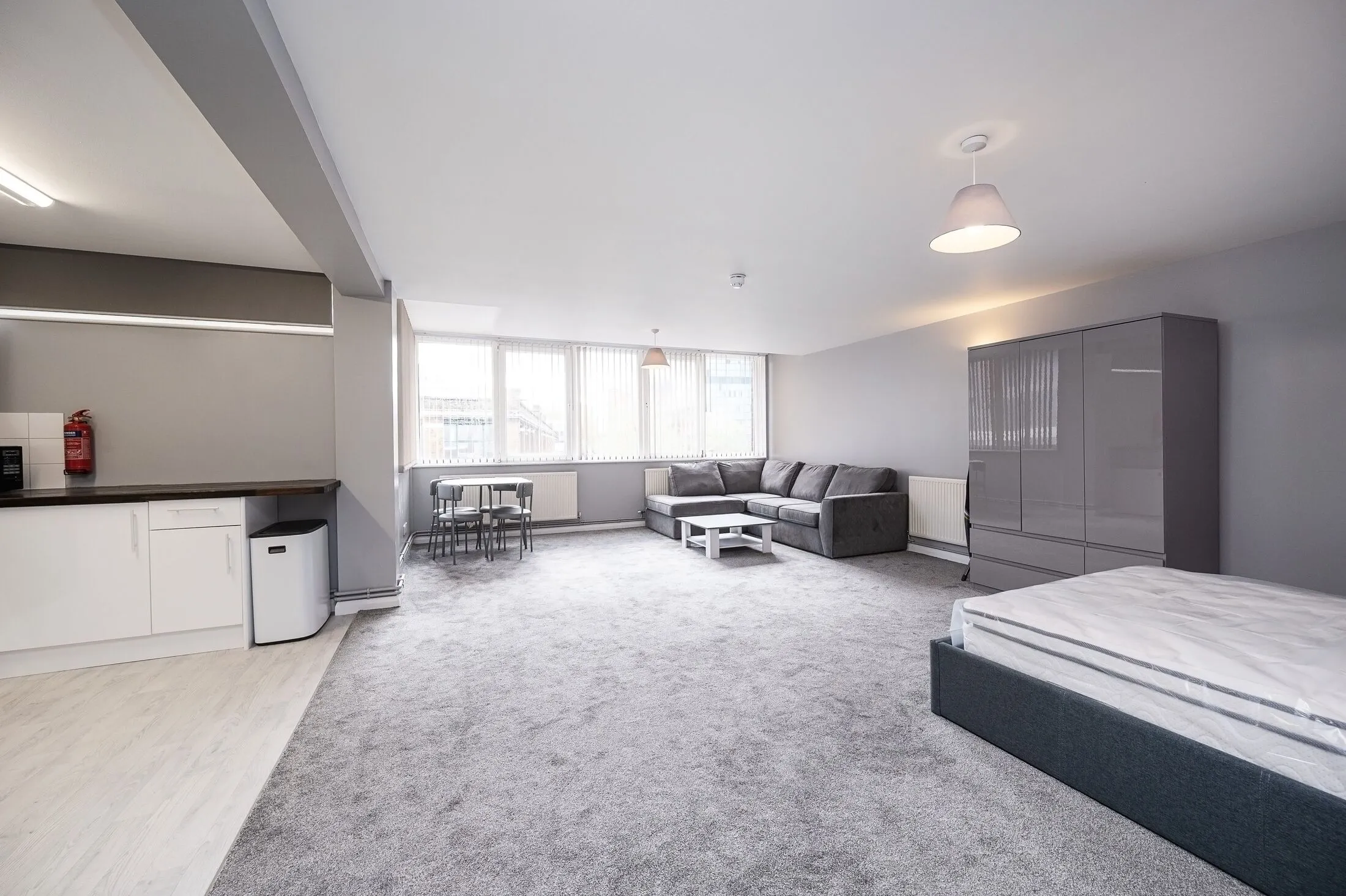 Flat Cavell Street in Greater London