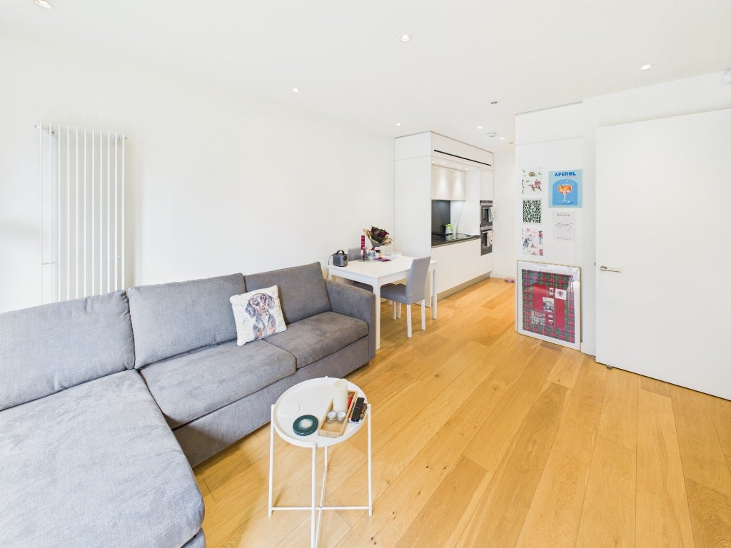 Flat St Stephen Street in City of Edinburgh