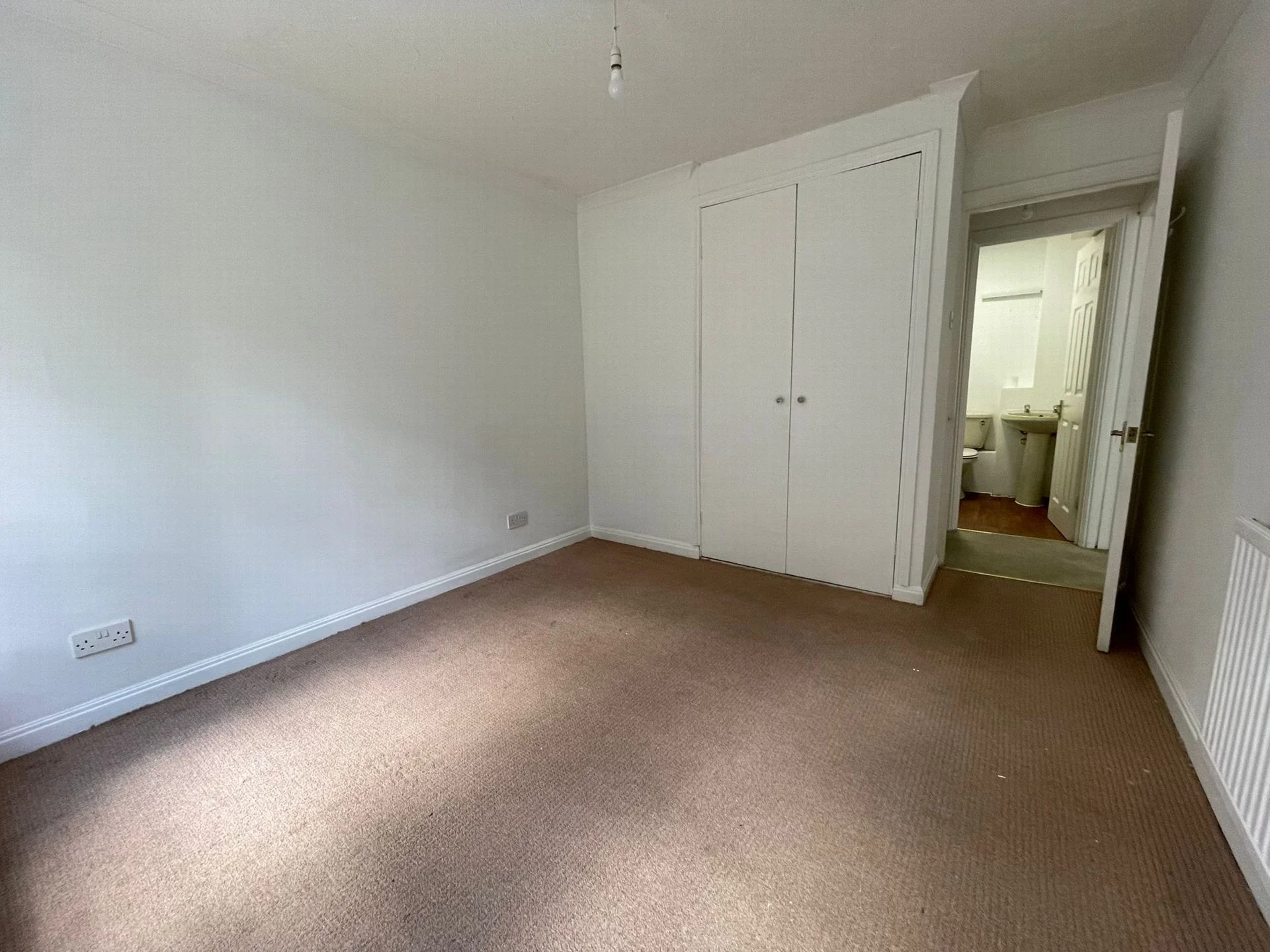 Flat Victoria Road in Rushmoor
