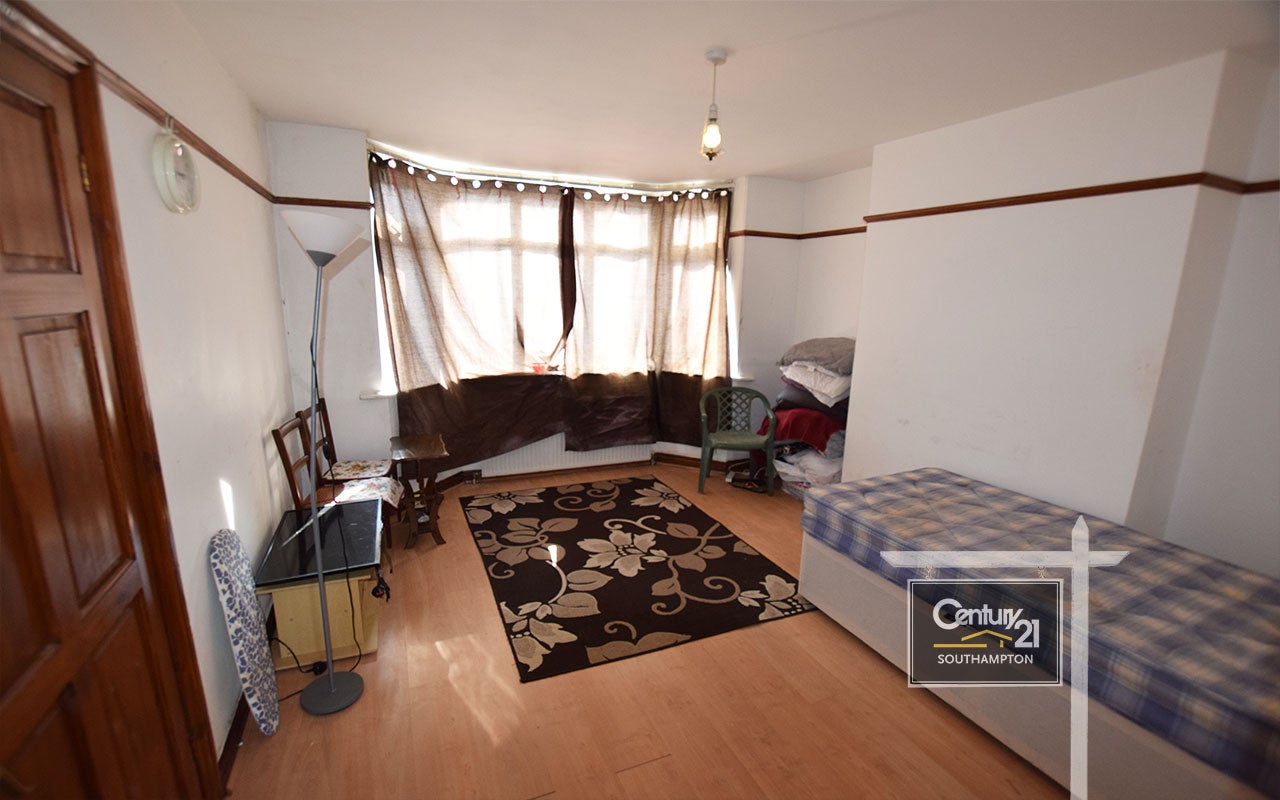 Flat St Denys Road in Southampton