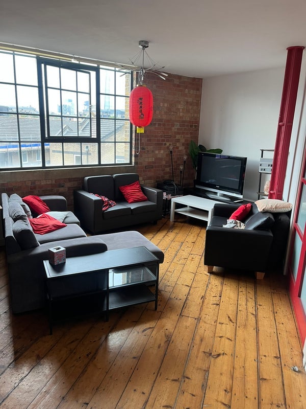 Room Back Church Lane in Greater London