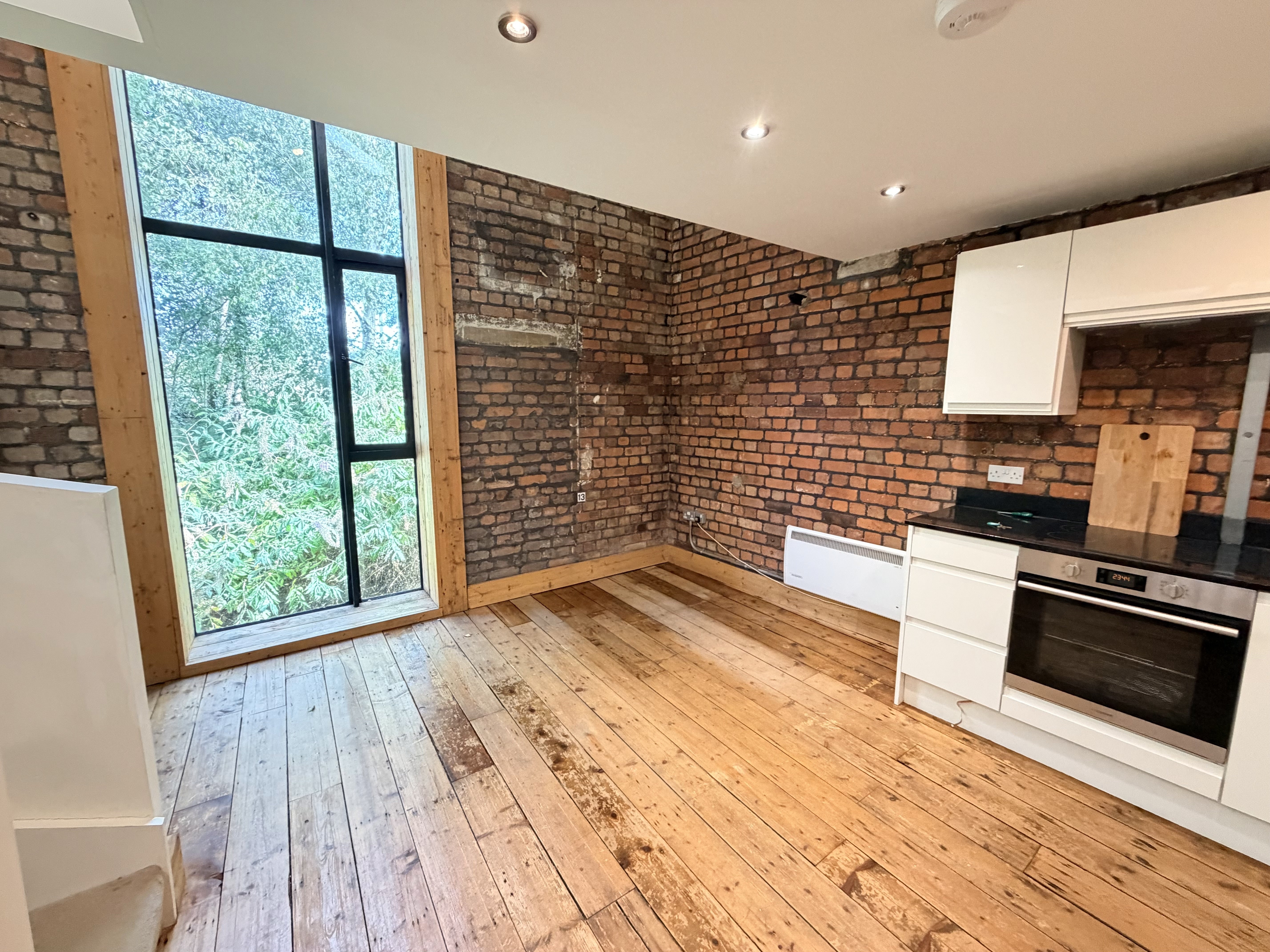 Flat Pendyris Street in Cardiff